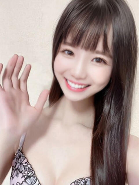 栗山こむぎ 断りきれない美人マッサージ嬢たち（デリヘル＆エステ）