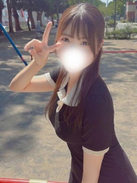 ちなつ(SSS級美少女) おクンニ天国~Rising Group~(店舗型オナクラ(クンニ☓手コキ))