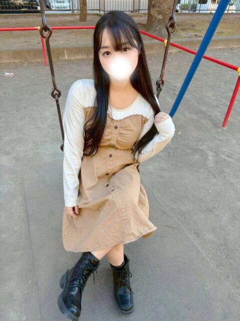 めい(素人系Fカップ美少女) おクンニ天国~Rising Group~(店舗型オナクラ(クンニ☓手コキ))