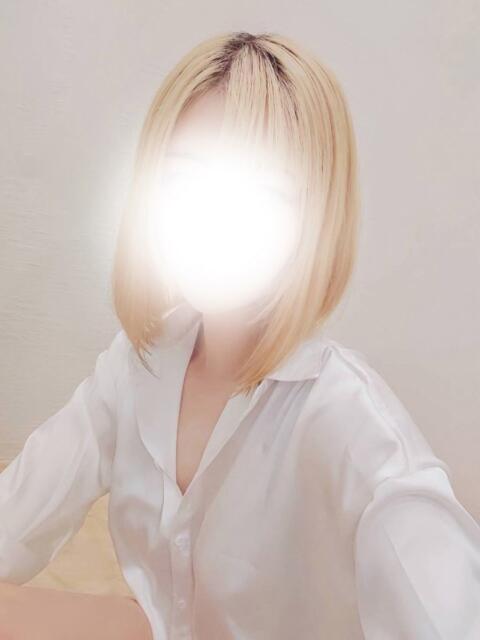 れお(高身長スレンダー美女) おクンニ天国~Rising Group~(店舗型オナクラ(クンニ☓手コキ))