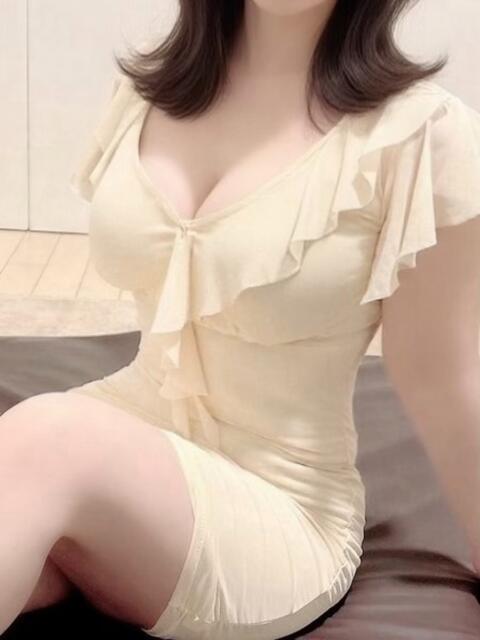 柊-ひいらぎ- Mrs.Gold Tiara-ミセスゴールドティアラ-（【非風俗】メンズエステ）