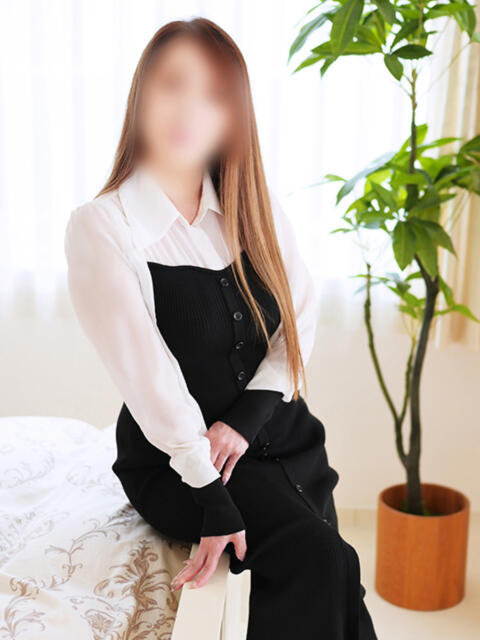 あやな 梅田アバンチュール（人妻ホテヘル）