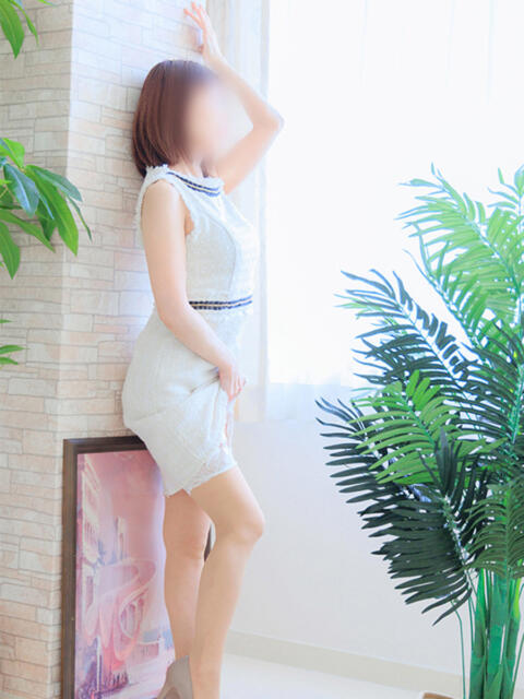 かすみ 梅田アバンチュール（人妻ホテヘル）