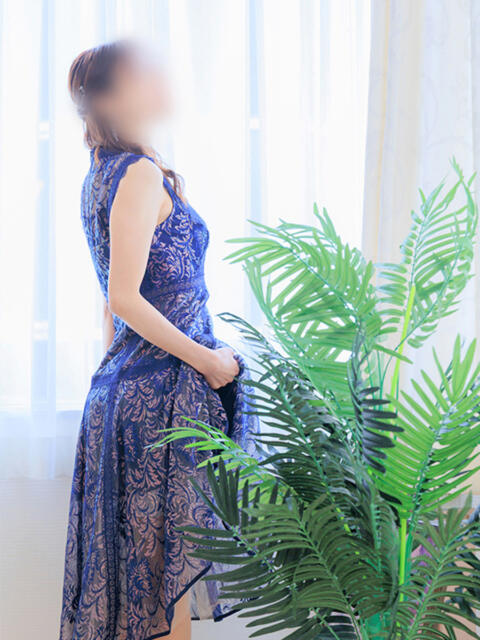 なな 梅田アバンチュール（人妻ホテヘル）