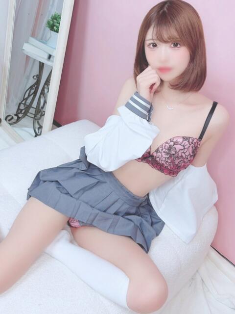 まみ E+アイドルスクール新宿・歌舞伎町店（デリヘル）