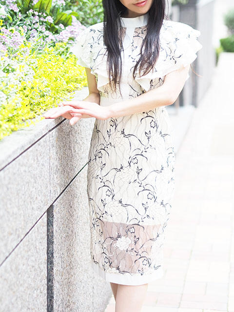 藤原沙織 有閑婦人＆Diana大阪店（人妻＆お姉様系デリヘル）