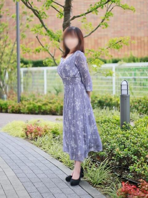 石塚 りこ こあくまな熟女たち伊勢崎店（KOAKUMAグループ）（人妻・熟女デリヘル）