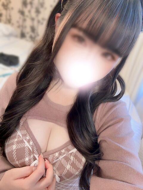 りりか 白い巨乳（ホテヘル）