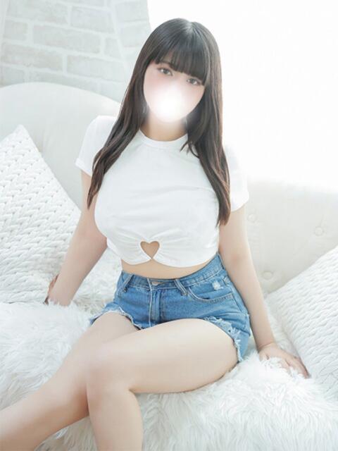 ユリア 白い巨乳（ホテヘル）