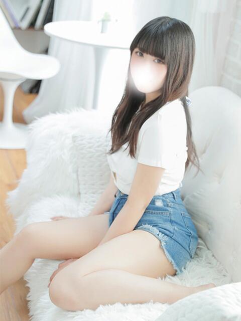 ユリア 白い巨乳（ホテヘル）