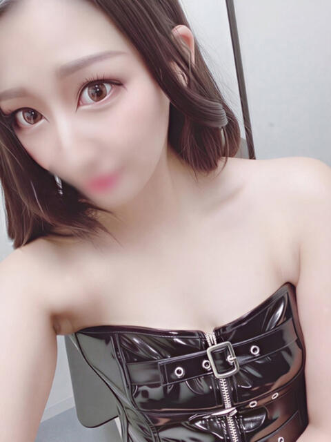 りおな奥様 デザイア日本橋（人妻系ホテヘル＆デリヘル）