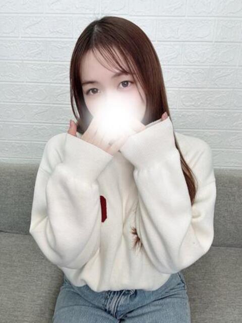 電撃出勤！最高級美女かりなさん ロイヤル　アテンダー（デリヘル）
