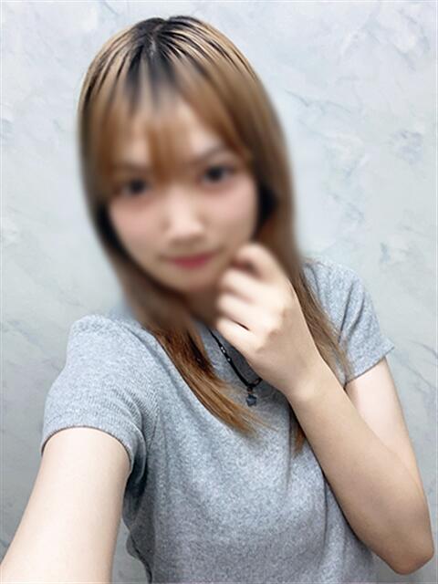 りら 渋谷くいーんず（素人専門ホテヘル＆デリヘル）