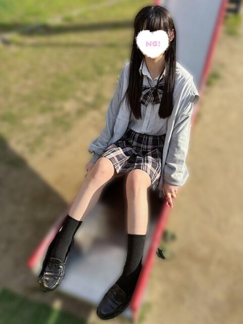 いおり 学校帰りの妹に手コキしてもらった件 梅田（派遣型オナクラ（手コキ））