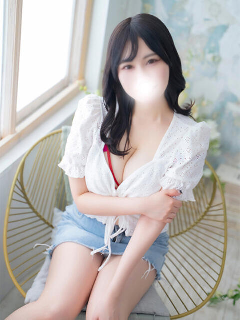 もも 白い巨乳（ホテヘル）