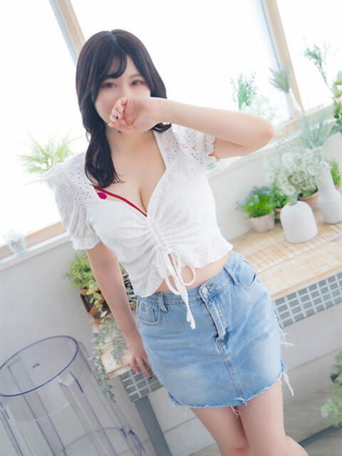 もも 白い巨乳（ホテヘル）