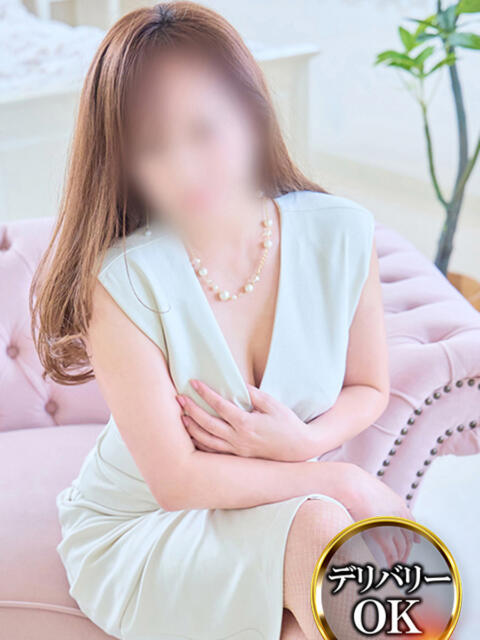 あきな 梅田アバンチュール（人妻ホテヘル）