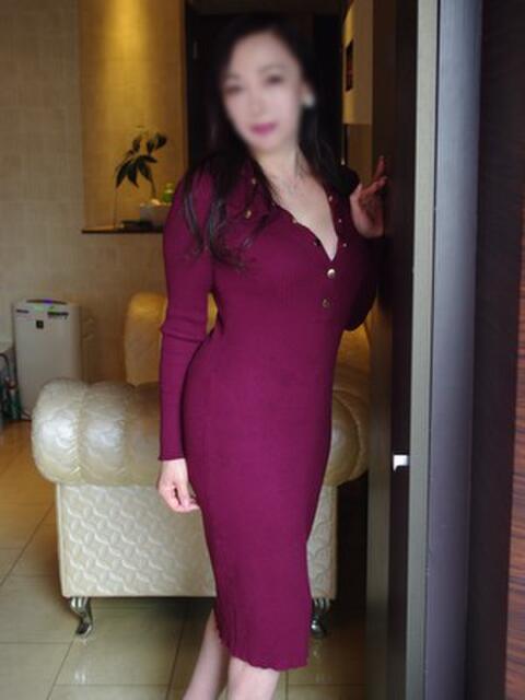 新藤貴美子 派遣妻（はけんづま）（待ち合わせ型人妻専門デリヘル）