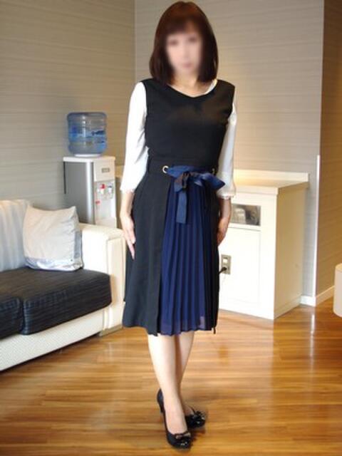 西村真実 派遣妻（はけんづま）（待ち合わせ型人妻専門デリヘル）