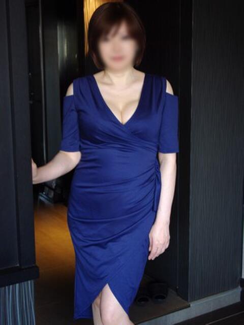 三井佳乃 派遣妻（はけんづま）（待ち合わせ型人妻専門デリヘル）