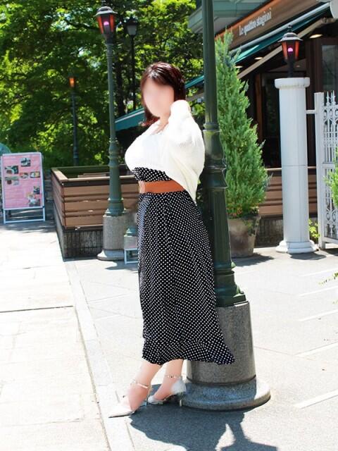 浜崎りさ こあくまな熟女たち 鶯谷・日暮里店(KOAKUMAグループ)（人妻・熟女デリヘル）