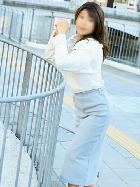 みこ 奥鉄オクテツ大阪（駅待ち合わせ型人妻デリヘル）