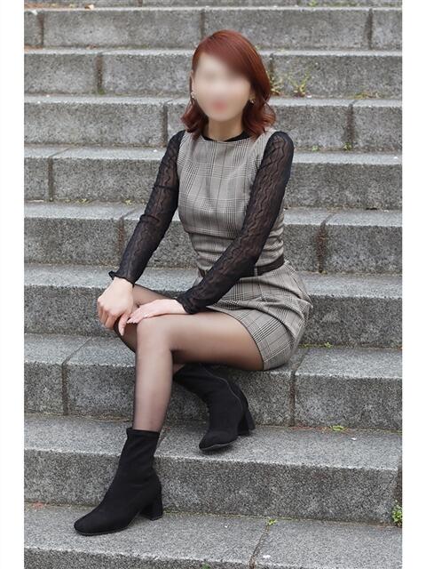 かすみ 奥鉄オクテツ大阪（駅待ち合わせ型人妻デリヘル）