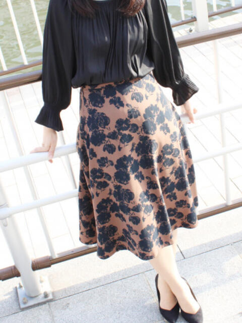 にいな 奥鉄オクテツ大阪（駅待ち合わせ型人妻デリヘル）