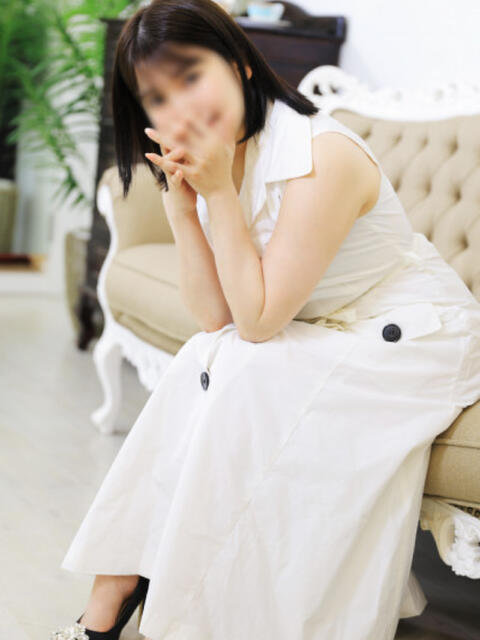 なでしこ 奥鉄オクテツ大阪（駅待ち合わせ型人妻デリヘル）