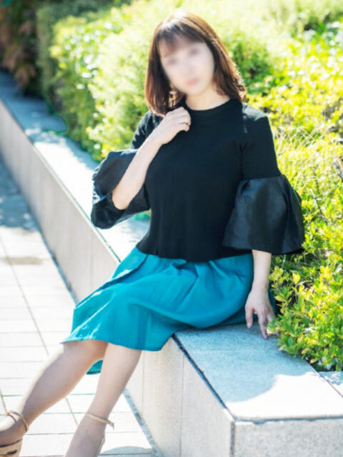 かんな 奥鉄オクテツ大阪（駅待ち合わせ型人妻デリヘル）