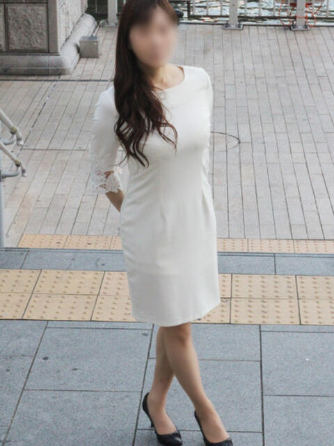 みね 奥鉄オクテツ大阪（駅待ち合わせ型人妻デリヘル）