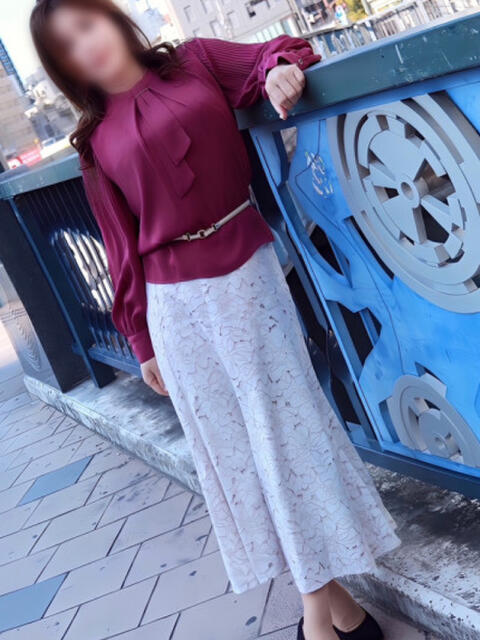 える 奥鉄オクテツ大阪（駅待ち合わせ型人妻デリヘル）