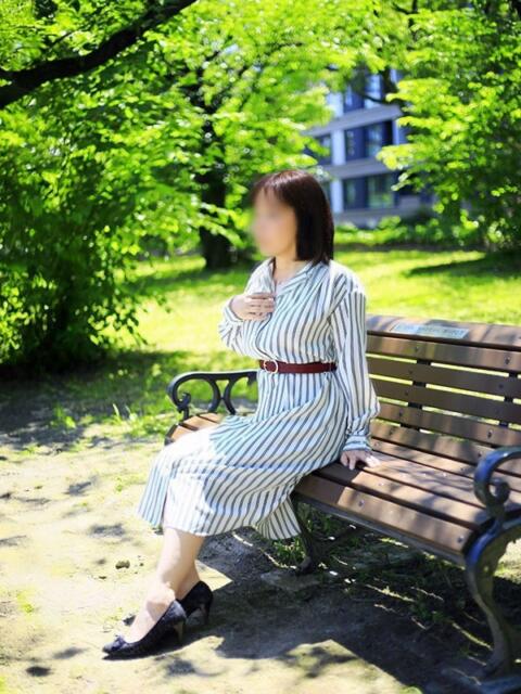 椎名 ゆい こあくまな熟女たち 広島店(KOAKUMAグループ)(人妻・熟女デリヘル)