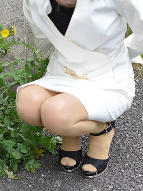 杏奈◆スレンダー×黒髪ロング ちょっとそこの奥さん(人妻系デリヘル)