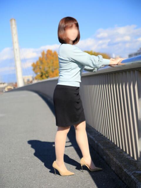 川島 りな こあくまな熟女たち伊勢崎店(KOAKUMAグループ)(人妻・熟女デリヘル)