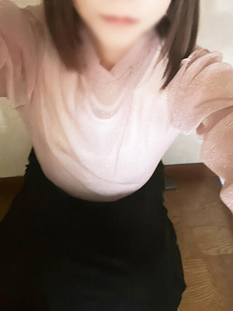 春名みつり 恋する奥さん 西中島店（人妻ホテヘル＆デリヘル）