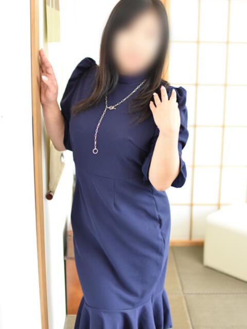 れい(昭和48年生まれ) 熟年カップル名古屋～生電話からの営み～（人妻・熟女デリヘル）