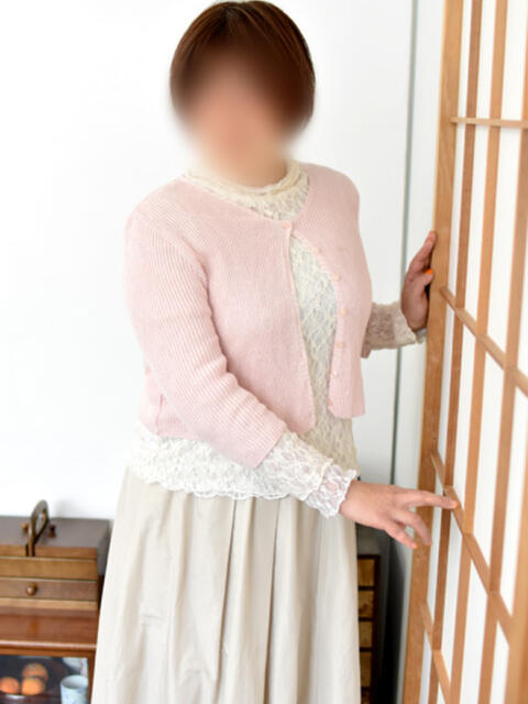 ちえみ(昭和49年生まれ) 熟年カップル名古屋~生電話からの営み~(人妻・熟女デリヘル)