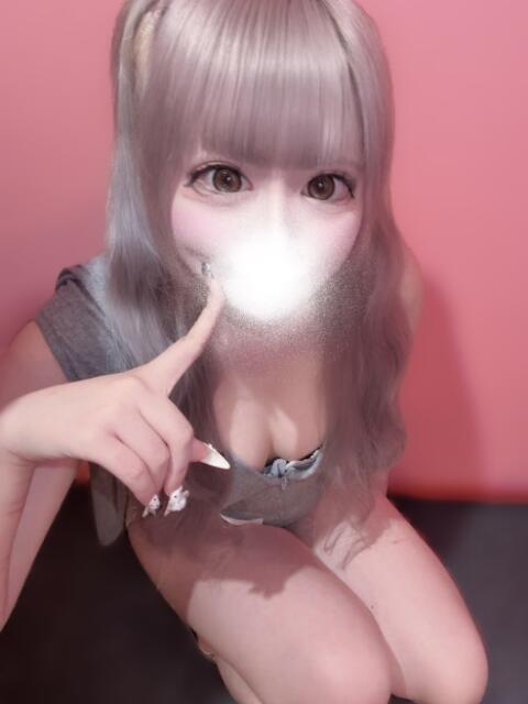 ゆう VIVID CREW Pink Party Paradise(ツーショットキャバクラ)