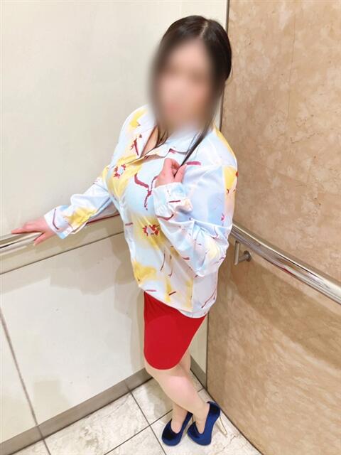 佐倉 渚 昼妻夜 滋賀店（駅待ち合わせ人妻デリヘル）