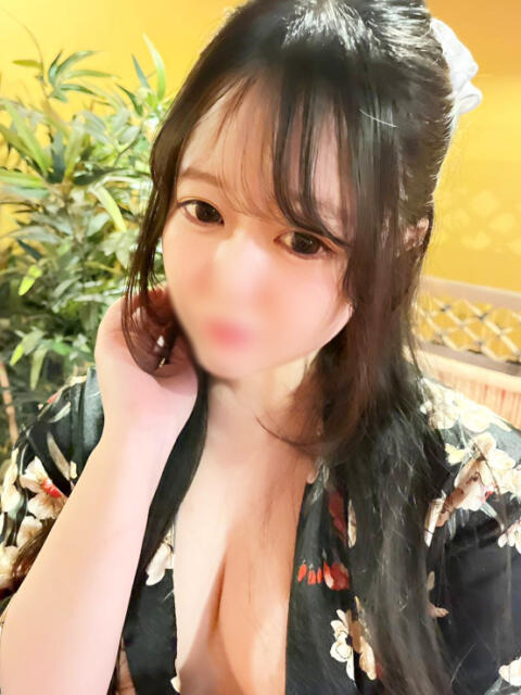 うい 紅(くれない)（セクキャバ）