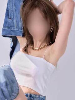 ライラ巨乳ショートっ子