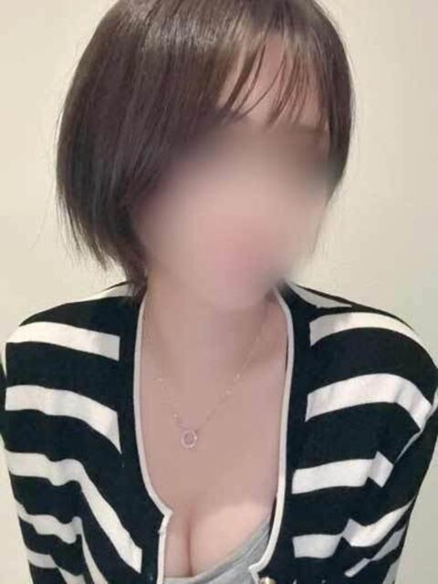 ライラ巨乳ショートっ子 俺のジュニア（デリヘル）