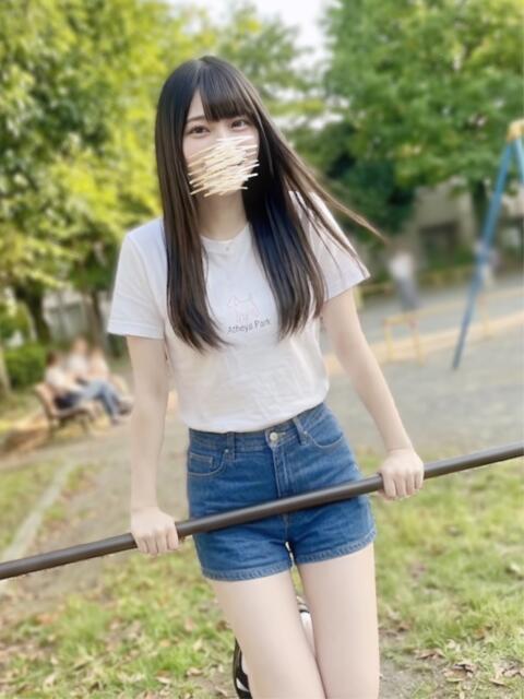 えみり 美コキ手少女（派遣型オナクラ(手コキ)）