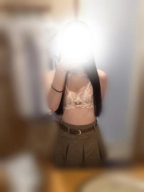 18歳女子大生はなちゃん ロイヤル アテンダー(デリヘル)