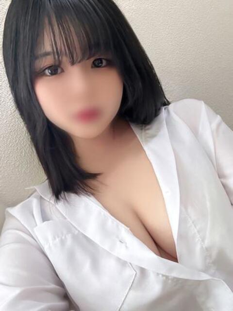 瑠璃 りるか ノーパンパンスト スケベなOL梅田・兎我野店（ホテヘル）
