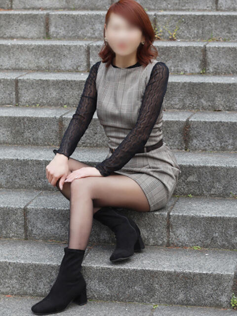 かすみ 奥鉄オクテツ大阪(駅待ち合わせ型人妻デリヘル)