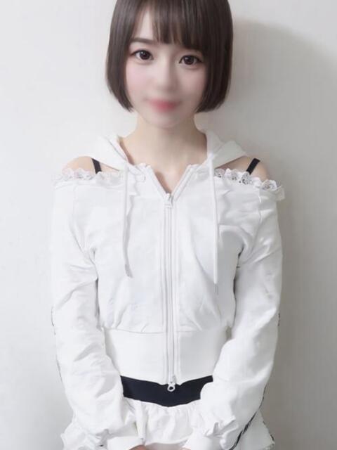 あいな♪完未 女子大生専門店白百合（デリヘル）