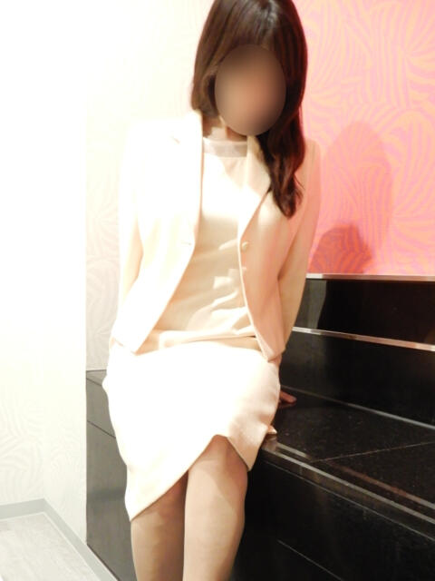 【体験入店】あかり ロダン（人妻熟女デリヘル）