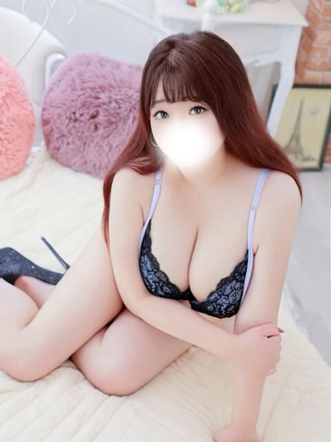 なぎ ぽっちゃり巨乳素人専門店ぷにめろ渋谷店（ぽっちゃり系デリヘル）